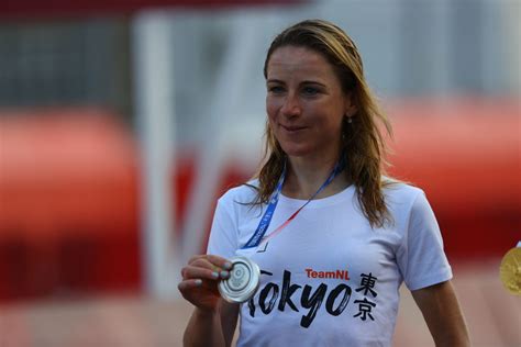 annemiek van vleuten  race radios led  confusion  tokyo olympics cyclingnews