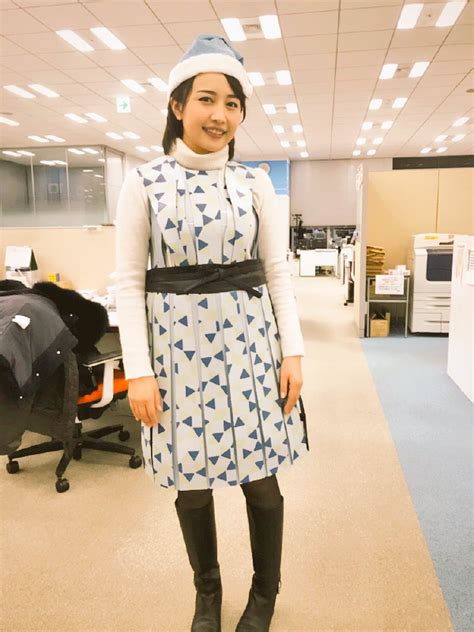 相内優香 テレビ東京アナウンサー on twitter 今日はトレたま大賞で・・・着られる電子ペーパーを着用して六本木で生中継しました