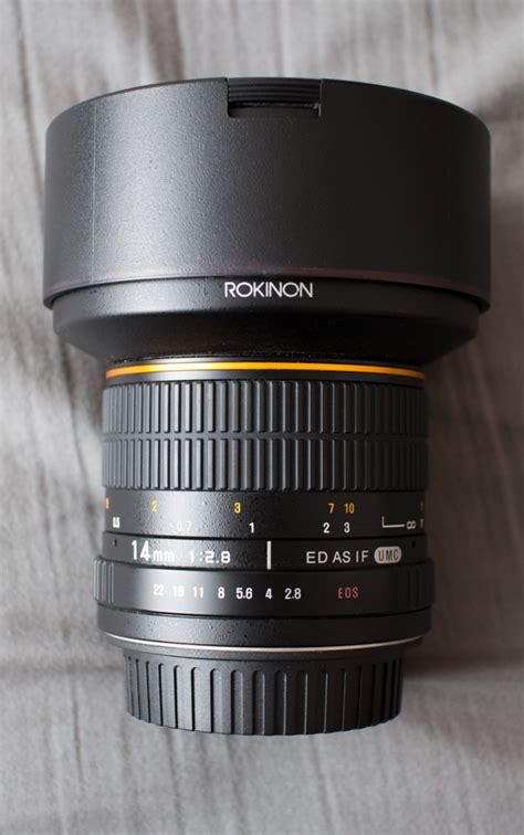 rokinon mm   ed umc review lonely speck