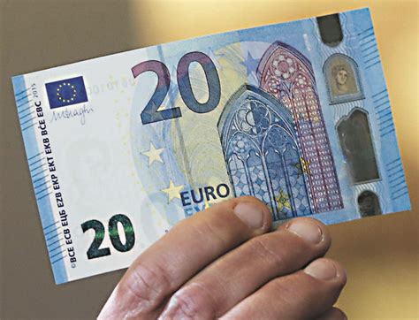 le nouveau billet de  euros arrive par francois blanchet monnaie