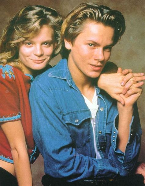 Picture Of River Phoenix In General Pictures A006017y