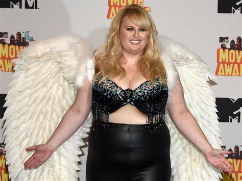 pitch perfect 2 rebel wilson is not as confident as fat amy