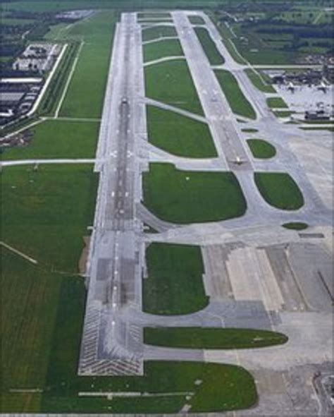 gatwick runway   resurfaced  night bbc news