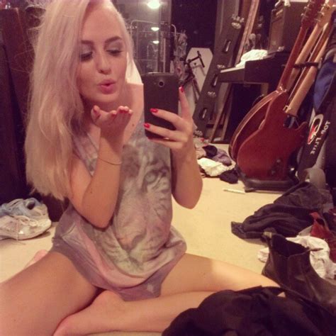 supermaryface sexy and cleavage pictures 40 pics sexy youtubers