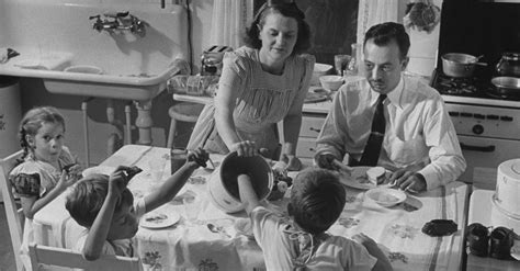 Inside The Demanding Life Of An American Mother In 1941