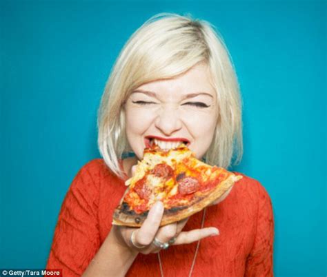 Experts Reveal 15 Tips To Beat The Hunger Pangs Daily Mail Online