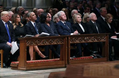 現職に元職、4人の米大統領が（ぎこちなく）肩を並べ ブッシュ元大統領国葬 Bbcニュース