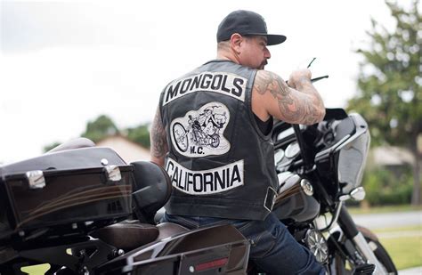 feds  aim  biker gangs colors wsj