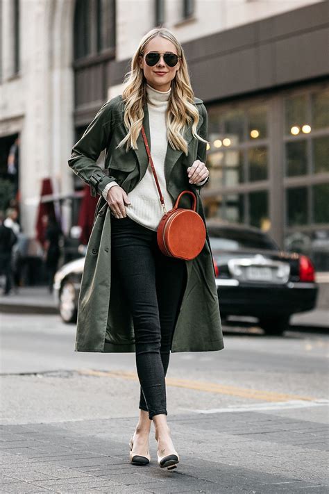The Circle Handbag Trend Fashion Blogger Street Style