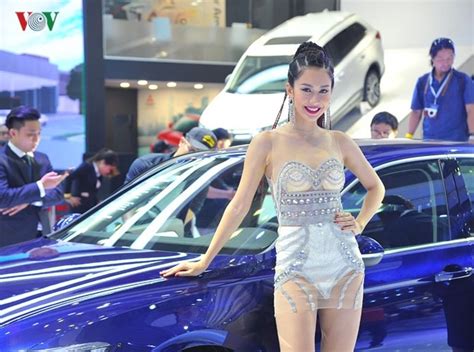 Vietnam Motor Show 2018 Features Auto Brands Hot Girls