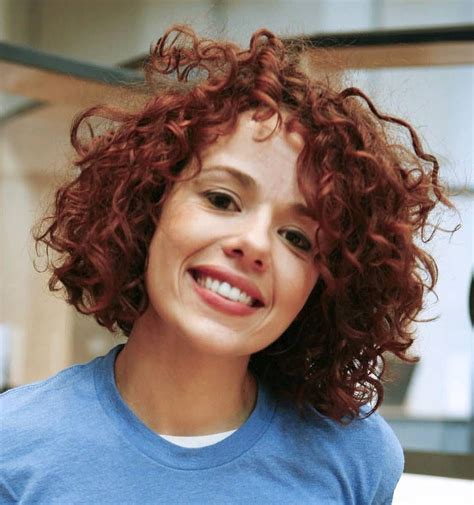 Curly Redheads Have A Natural Hue Of Color In Their Curls Great Color