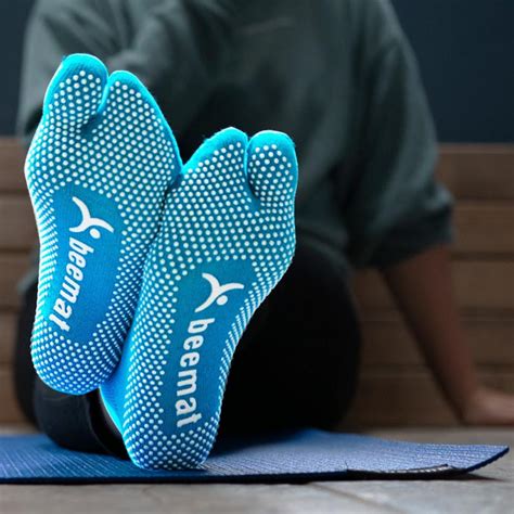 beemat yoga grip socks