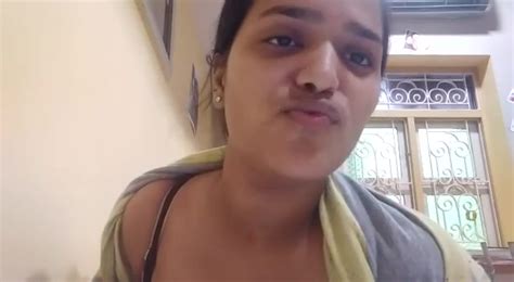 sexy indian girl boob pressing selfie mms videos