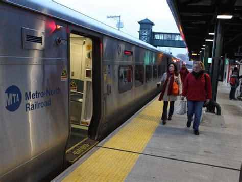 metro north  track  set ridership record