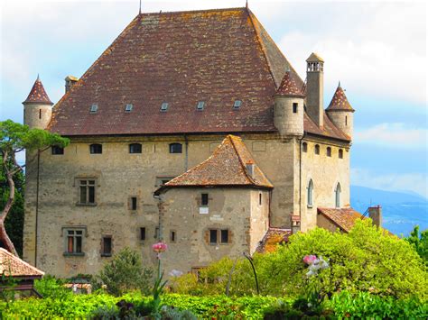 chateaux yvoire yvoire beaux villages palaces switzerland cabin france mansions