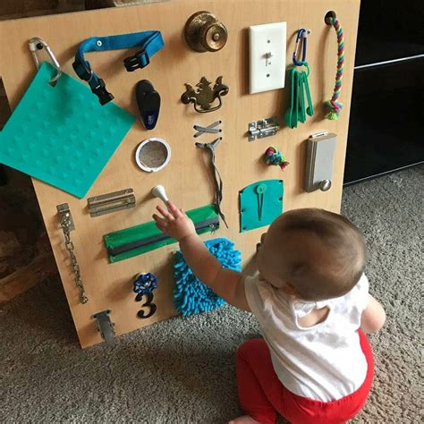 pin von marissa  auf montessori inspiration   kleinkind spielzeug fuer baby spielzeug