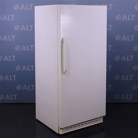 refurbished w c woods upright single door refrigerator model r17wbe