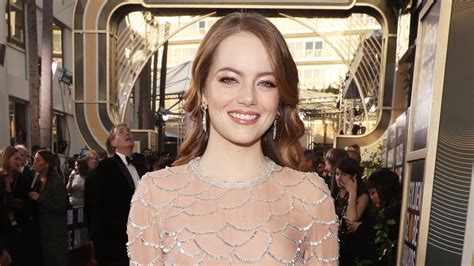 emma stone apologizes for aloha role at the 2019 golden