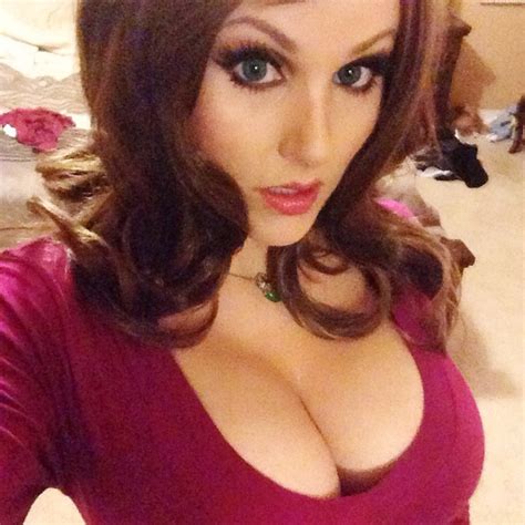 angie griffin sexy cleavage 58 pics 4 s sexy youtubers