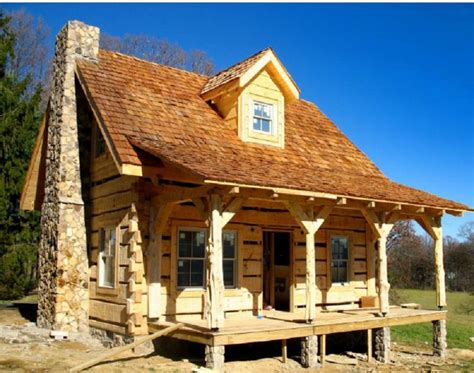 cozy   newly handcrafted  style hand hewn log cottage built