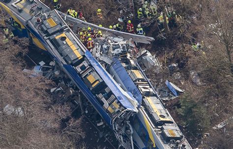 controller  deadly german train crash  playing game  phone prosecutors nbc news