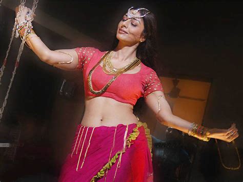 actress tabu spicy saree images gallery no water mark beautiful indian actress cute photos