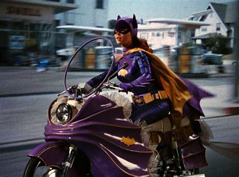 Yvonne Craig Who Played Batgirl In The 1960s Tv Hit