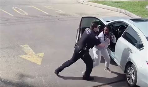 Video Black Woman Calls 911 Because She Was Scared Of Cop