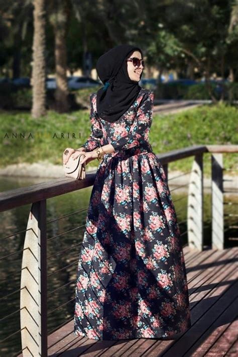 anna hariri flower dress for hijab style ᴴᴵᴶᴬᴮ ˢᵀᵞᴸᴱ