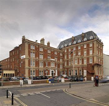 airport hotels  exeter