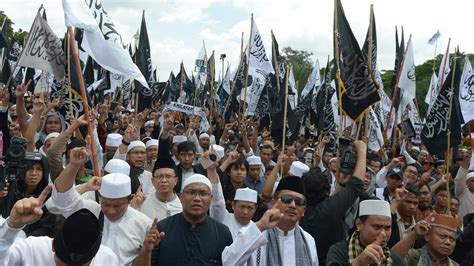 hard line muslim groups make inroads in indonesia