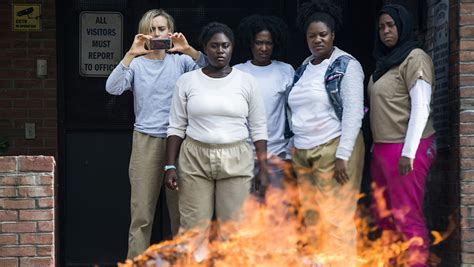 Orange Is The New Black Poussey Taystee Flashback Hollywood Reporter