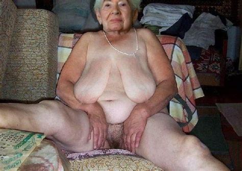Ht1  In Gallery Granny Oma Hanging Tits Picture 1