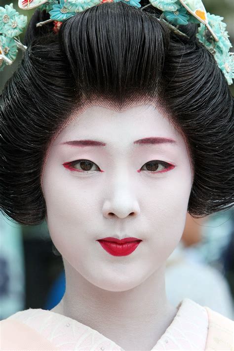 japanese traditional occupation geisha art  history