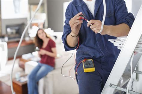 reasons  hire  electrician