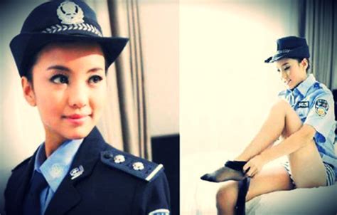 Foto Seksi Pakai Seragam Polisi Seorang Model Cantik Dihukum