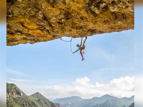 This 14 Year Old Girl Just Set Two Incredible Climbing