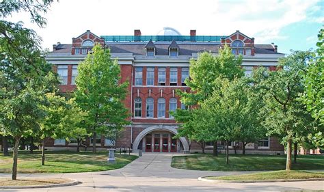 fear  covid outbreaks forces eastern michigan university