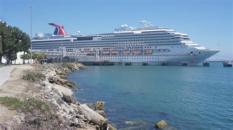 cruise ship  carnival cruise lines carnival splendor