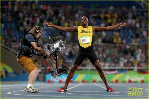 photo usain bolt wins third straight gold medal at rio olympics 08