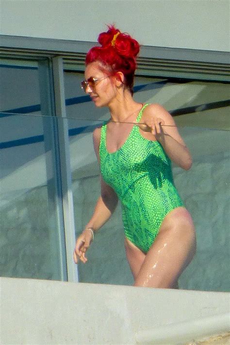 dianne buswell and joe sug enjoy some ice cream during