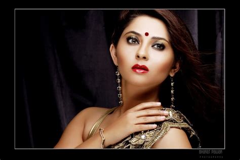 Hot Marathi Actress Sonali Kulkarni Wallpapers Pictures Photos Images