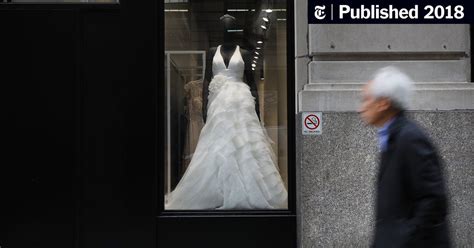 Davids Bridal Files For Bankruptcy But Brides Will Get Their Dresses