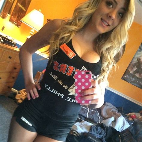 My Local Hooters Waitress Porn Pic Eporner
