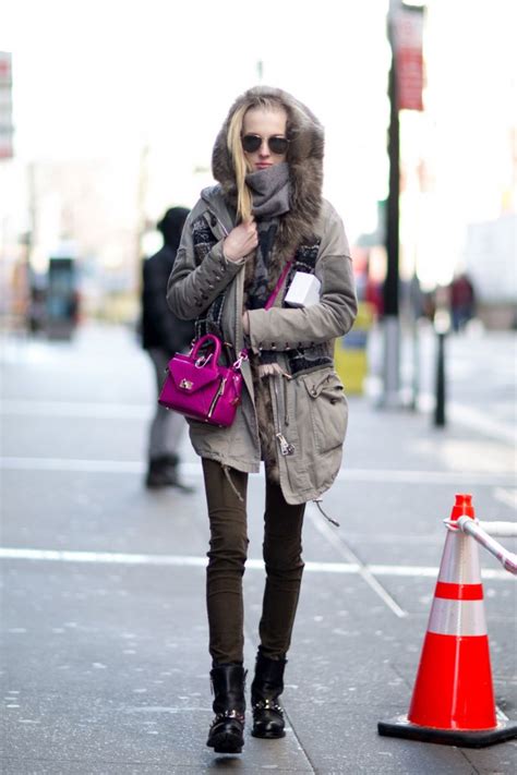 2016 17秋冬纽约时装周秀场外街拍 模特篇 1 天天时装 口袋里的时尚指南