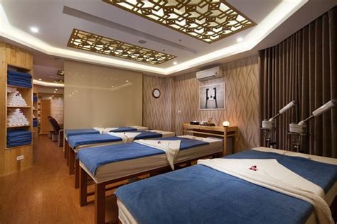lomi lomi foot massages lomi lomi spa  diamond sea hotel da nang