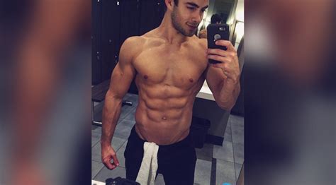 The Best Men S Abs On Instagram Muscle And Fitness