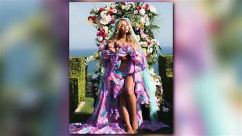 Beyoncé Posts First Picture Of Twins Sir Carter And Rumi