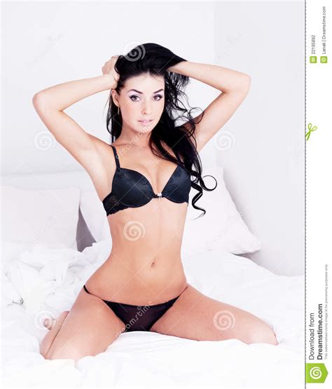 mujer atractiva foto de archivo imagen de dormitorio 22195892
