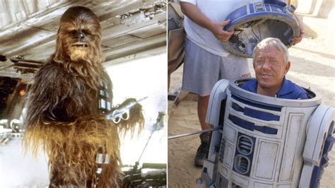 Chewbacca Actor Pays Tribute To R2 D2 S Kenny Baker